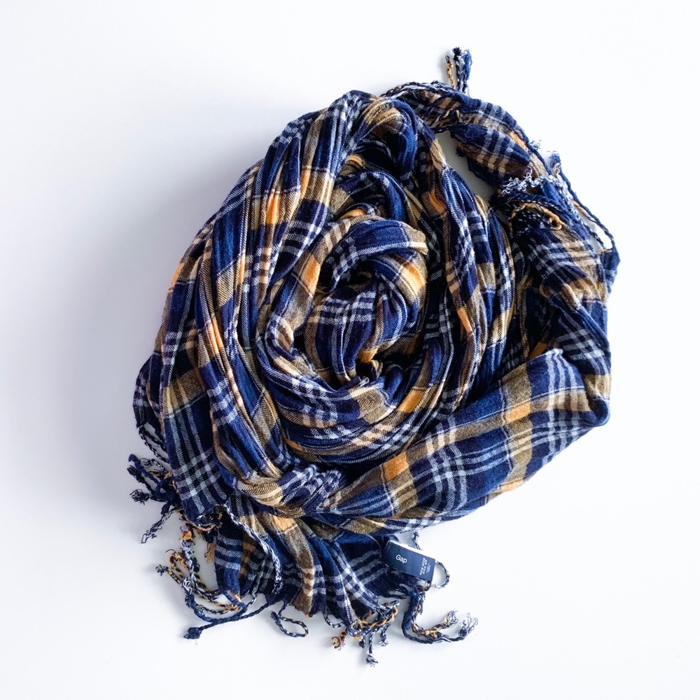 GAP Navy and Gold Plaid Scarf - EUC